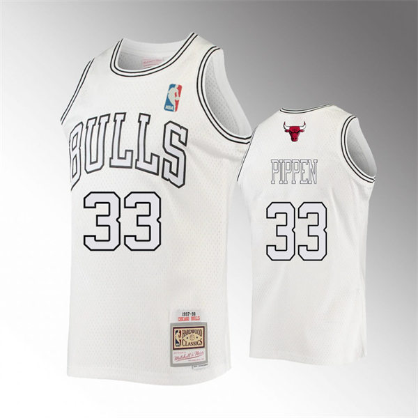  Mens Chicago Bulls #33 Scottie Pippen Mitchell & Ness 1997-98 White Out Hardwood Classics Jersey 