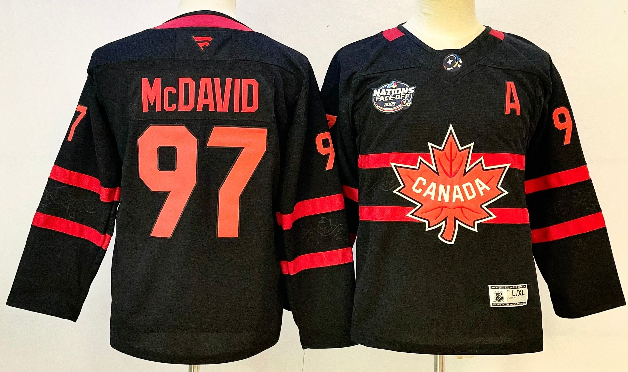 4 Nations Faceoff Champion Canada leaves black #97 McDavid