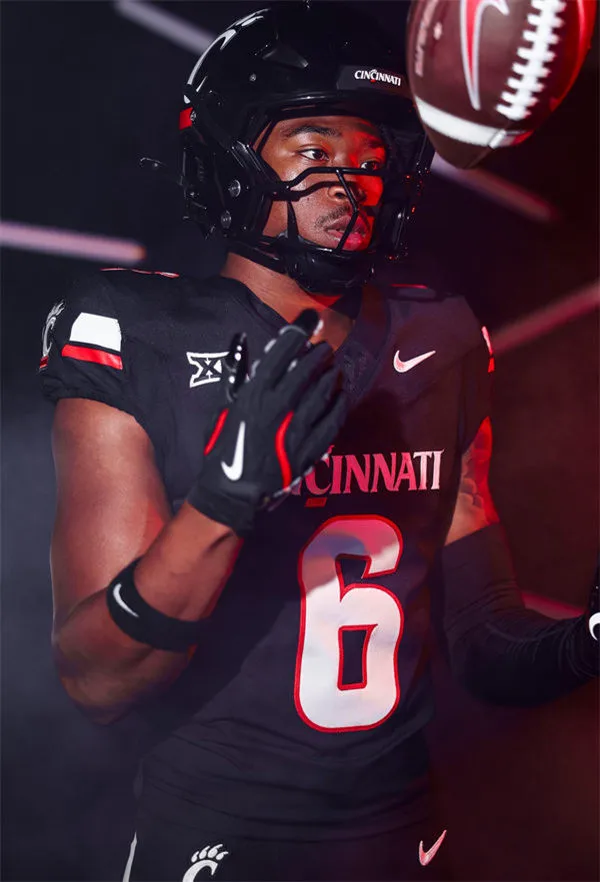 Cincinnati Bearcats #6 Evan Pryor 2025 CLASSIC Black Vapor F.U.S.E.Limited Football Jersey 