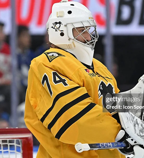 Mens Pittsburgh Penguins #74 Stuart Skinner Fanatics Gold Alternate Premium Jersey 