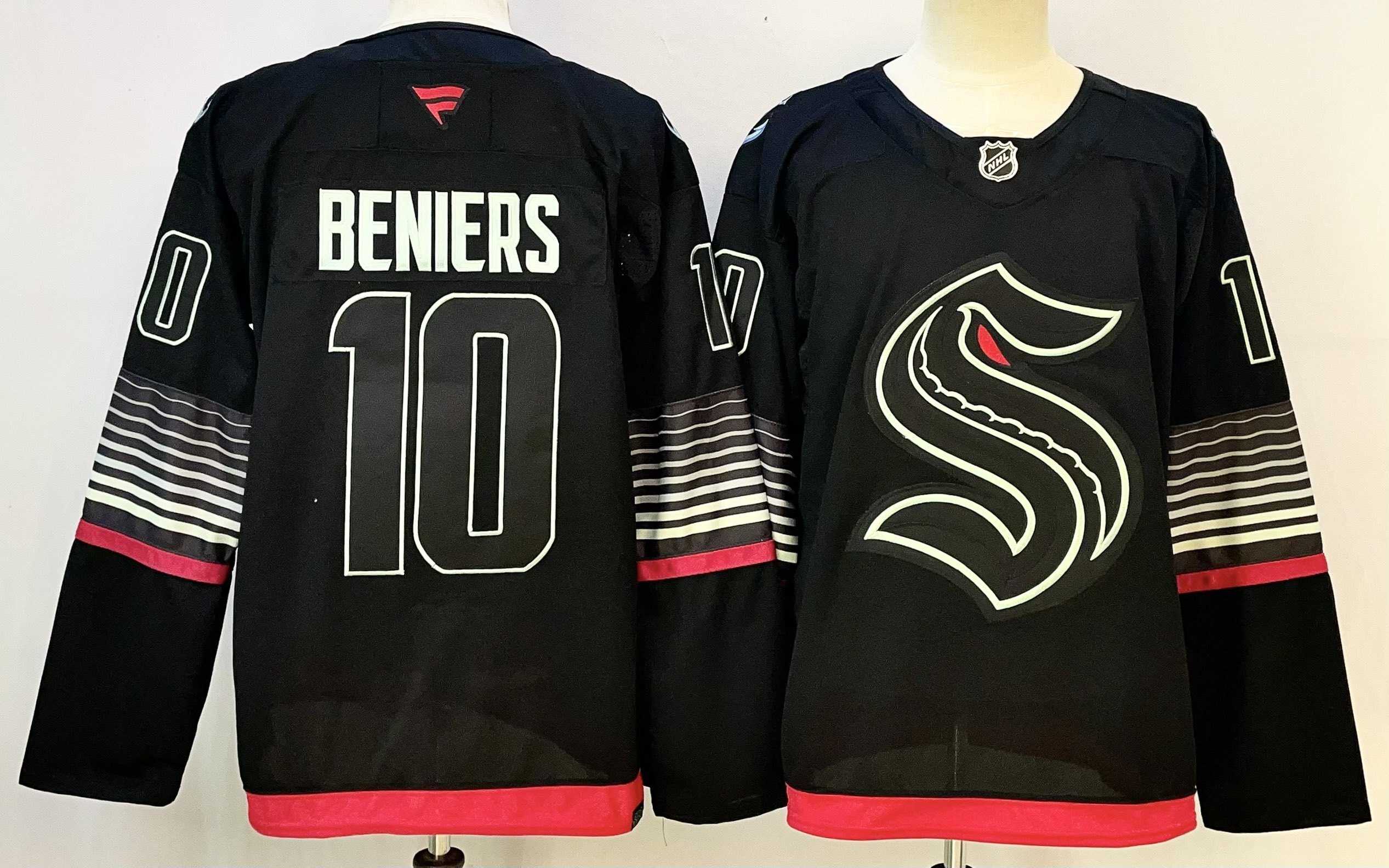 Seattle Kraken #10 Matthew Beniers
